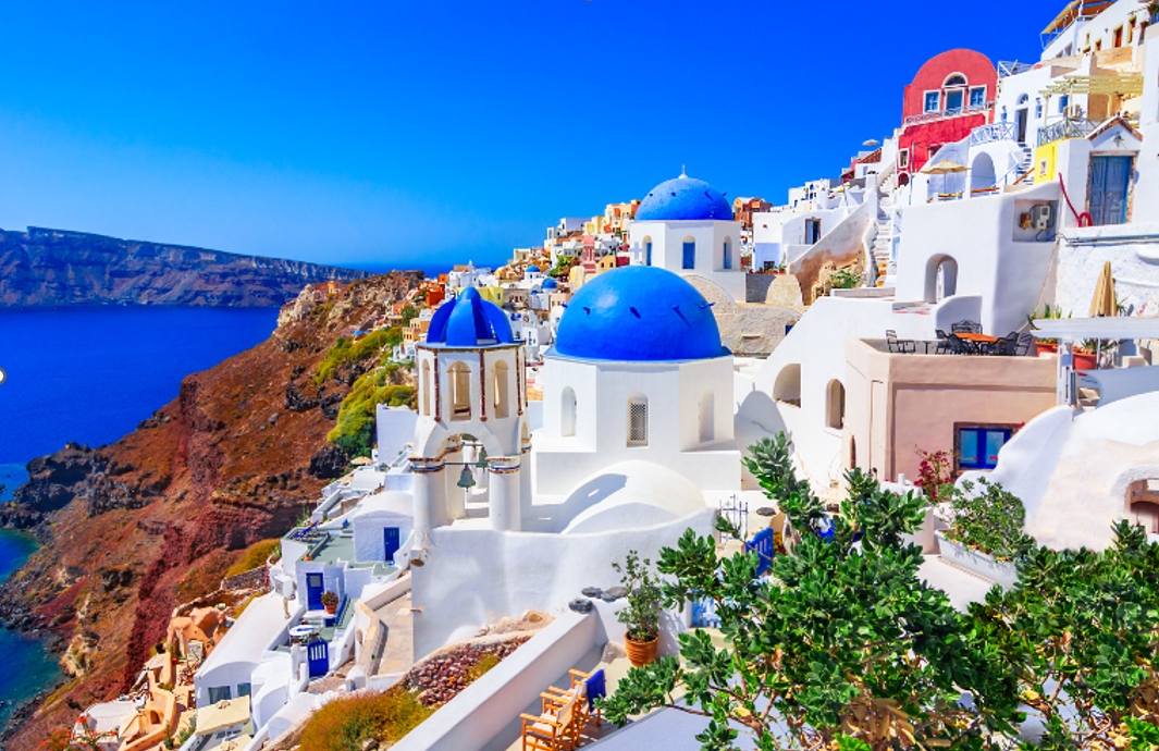 Santorini – Apusuri legendare, peisaje vulcanice și romantism cicladic