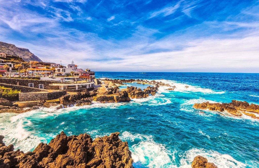 Azore – Insule verzi, lacuri vulcanice și aventură