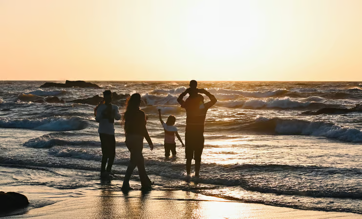 Prietenii și familia se reunesc