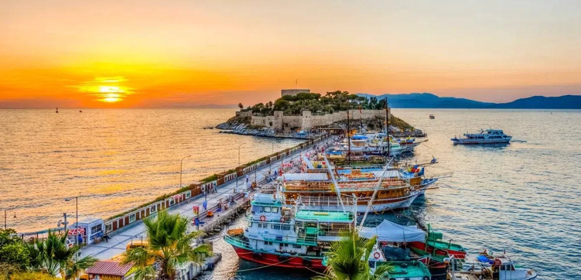 Kuşadası – Plaje însorite și atmosferă relaxată